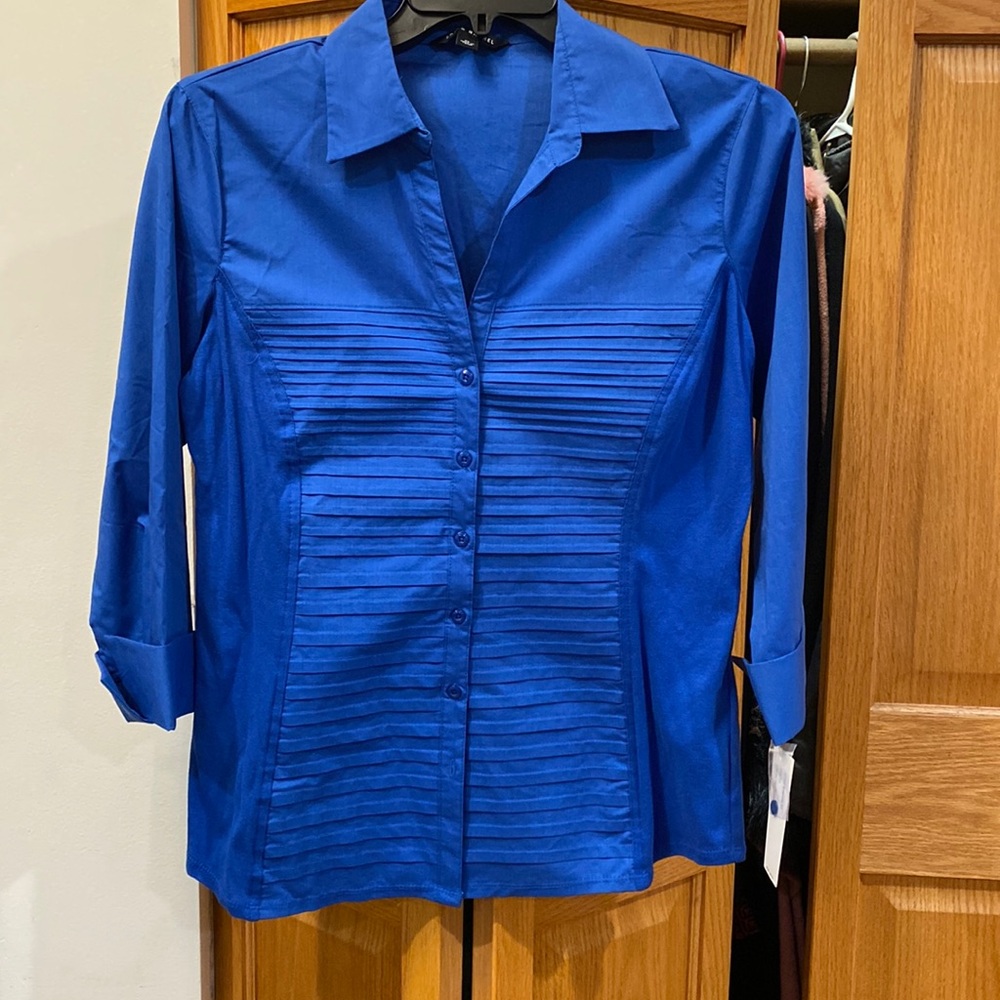 Brand: Zac & Rachel Size: XL Color: Olympian Blue